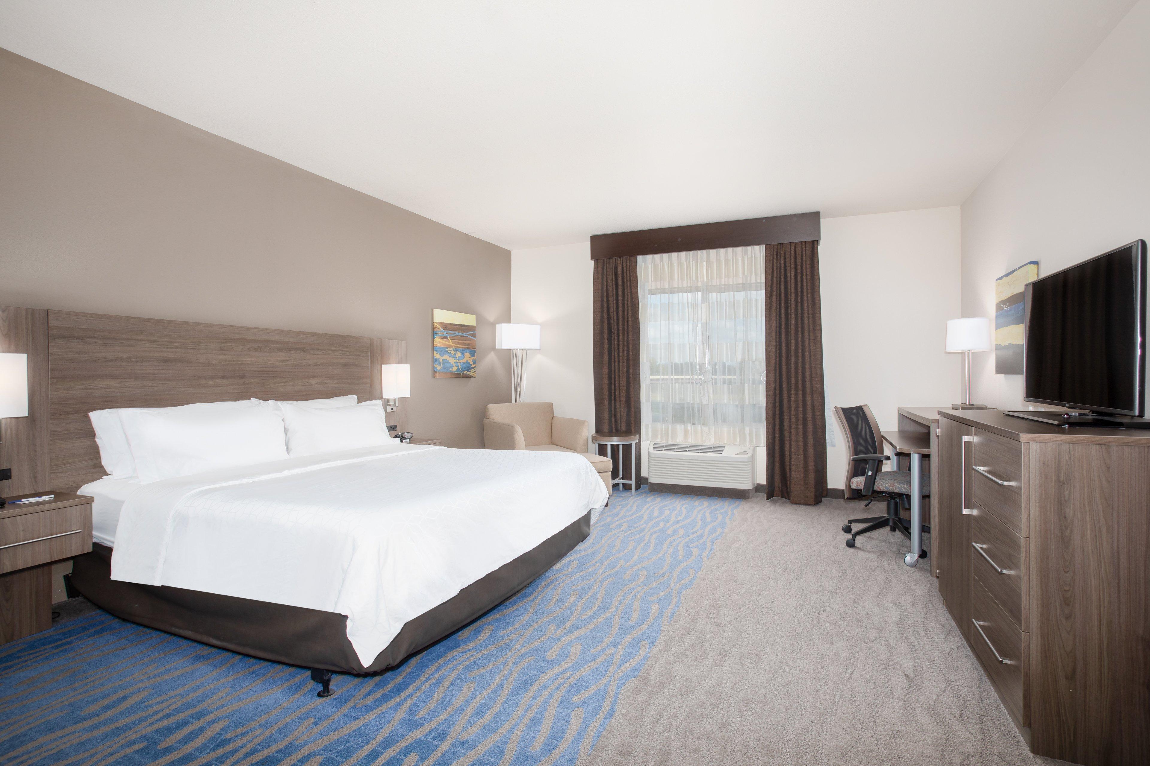 Holiday Inn Express & Suites Manhattan By Ihg Exterior photo